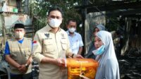 Bupati Barru Langsung Turun Kelokasi Korban Kebakaran di Lompengan Tanete Rilau