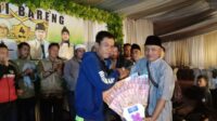 Penyerahan Hadiah I dan II Turnamen Sepak Bola Dua Desa Berlangsung Meriah
