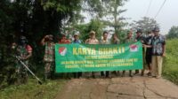 Jum’at Bersih Anggota Koramil 12 Rajeg Gotong Royong di Jambukarya