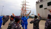 Lantamal VI Lepas kRI Dewaruci Dan KRI SBY -591 Berlayar Bersama Taruna AAL TK. I Pra Jalasesya di Dermaga Hatta