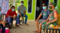 Di Kampung Pancasila Babinsa Koramil-13 Cisoka Kodim-0510/Trs Ajari Masyarakat Musyawarah