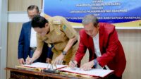 Penandatanganan MoU Pemkab Barru dengan Unismuh Pare-Pare dan Insitut Andi Sapada di Ruang Kerja Bupati Barru