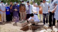 Peletakan Batu Pertama Pembangunan Musholla Darekkalukue oleh Bupati Barru