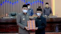 Rapat Paripurna DPRD Barru Menyetujui Ranperda Tentang Retribusi Bangunan Gedung