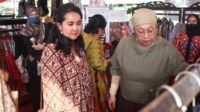 Istri Panglima Angkatan Tentara Malaysia dan Ketua Umum Dharma Pertiwi, Kunjungi Pameran UMKM Persit PD III/Slw