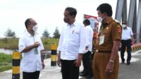 Presiden Jokowi Tinjau Jalan Lingkar Nias dan Jembatan Idano Sibolou di Nias Barat