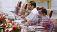 Presiden Jokowi Terima Dewan Komisioner OJK Periode 2017-2022