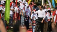 Hari Anak NasionalRidwan Kamil dan Anak – Anak Terhibur dengan Sulap Presiden Jokowi