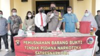 Waka Polres Singkawang Kompol Raden Real MAHENDRA, S.H., S.I.K. Pimpin Kegiatan Ungkap Kasus & Pemusnahan Barang Bukti Narkotika