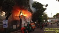 Kontainer UPK Badan Air dan Lingkungan Hidup Prov. Jakartadi Kel. Galur Johar Baru Terbakar ,bukan akibat dari Korsleting Listrik