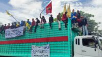 IMM, GAPPEMBAR, PMII, HMI Menggelar Aksi Unjuk Rasa di Dua titik,Tugu Payung dan Depan Kantor DPRD Barru