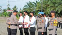 Kapolres Mateng Beri Reward 8 Anggota Yang Berprestasi
