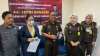 Kejari Bandar Lampung serahkan uang Rp1,195 M atas Dugaan Tindak Pidana Pencucian Uang Bisnis Narkoba Terpidana J.