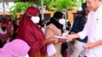 Presiden Jokowi Bagikan Bantuan Sosial di Kabupaten Maluku Tenggara