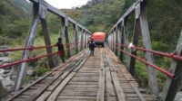 Dikerjakan Secara Swadaya, Jembatan Tingginambut Jalan Trans Papua Wamena-Mulia KM 179 yang Amblas Telah Dilalui Kendaraan