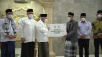 Wapres Ma’ruf Amin Serahkan Bantuan BAZNAS Microfinance Masjid di Tangerang Selatan