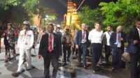 Kapolda Bali Terjun Langsung Kawal Pengamanan Presiden Prancis yang Jalan Kaki 2 Kilometer