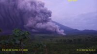 Status Gunung Api Semeru Naik Level IV Menjadi ”Awas”
