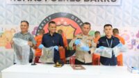 Kompol Akbar Usman Wakapolres Barru Konferensi Pers Terkait Pencurian Mutiara di PT.TOM Barru