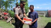 Blusukan..,Kapolres Pasangkayu Salurkan Bantuan Sembako untuk Warga Tak Mampu
