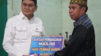 Bupati Bersama Sekda Barru Safari Jumat di Mesjid Babussalam PudeE Takkalasi