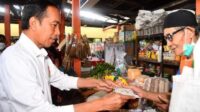 Presiden Jokowi Tinjau Aktivitas Perdagangan di Pasar Sentul