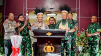 Ratas Bareng Presiden, Kapolri Tegaskan TNI-Polri Kawal Seluruh Kebijakan di Papua