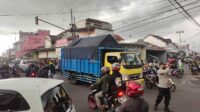 Patroli dan pam ngabuburit Kapolsek Kawalu & anggota di Sp.4 Cicariang Jalan Perintis Kemerdekaan dan Jalan Syekh Abdul Muhyi , Kawalu Kota Tasikmalaya.