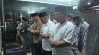 Kapolres Tasikmalaya AKBP Suhardi Hery Haryanto, S.I.K.,M.M Laksanakan Tarawih Bersama di Masjid Jami An-Nur Polres Tasikmalaya