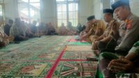 Kapolsek Pagerageung Bersama Unsur Muspika Laksanakan Giat Safari Ramadhan dan Berikan Santunan pada Yatim Piatu serta alat Kebersihan pada DKM