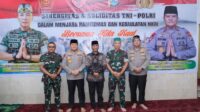 Kapolda Sulsel dan Pangdam XIV Hasanuddin laksanakan Ibadah Sholat Dhuhur & Makan Siang Bersama Perkuat Soliditas dan Sinergitas TNI-POLRI