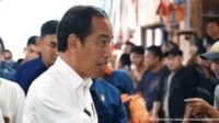 Presiden Jokowi Tinjau Harga Bahan Pangan di Pasar Palmerah