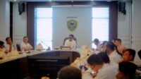 Didampingi Sekda Abustan, Suardi Saleh Pimpin Rapat Persiapan Hadapi Tim Penilaian Adipura 2023 di Lt.5 MPP Kantor Bupati Barru