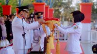 Bupati Barru Bertindak sebagai Inspektur Upacara Penurunan Bendera Peringatan HUT-RI ke-78 Dilapangan Sumpang Binangae