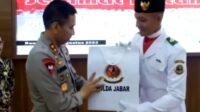 Menerima Kunjungan Pasukan Pengibar Bendera Pusaka (PASKIBRAKA)Tingkat Provinsi Jabar