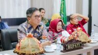 Sekda Barru Bersama Jajaran Rakornas Pengendalian Inflasi Tahun 2023 Secara Virtual Di Ruang Basic Kantor Bupati Barru