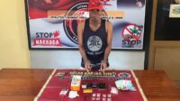 Buru dan Sergap Jual Edar Narkoba, Tim Opsnal Sat Resnarkoba Sergap Lelaki Paruh Baya 8 Klip Sabu