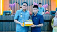 Tepat Waktu, Bupati Suardi Saleh Serahkan Rancangan Perda APBD 2024 Sidang Paripurna DPRD Barru