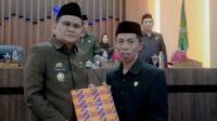 DPRD dengan Pemkab Barru gelar Rapat Paripurna Tingkat II Terkait Pendapat Akhir Fraksi & Pengambilan Keputusan Ranperda APBD anggaran Ta-2024.