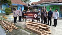 Polsek Sidareja Polresta Cilacap gelar Kegiatan Baksos dengan Bergotong royong Rehab TPQ Raudhatul Mujahadah