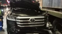 Tragis..!! Kecelakaan Maut di Tol  Makassar Mobil Land Cruiser yang Dikemudikan Owner Pallubasa Serigala Hancur dan Renggut Nyawa istri dan anak