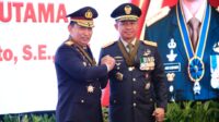 Pemberian Tanda Kehormatan Bintang Bhayangkara Utama (BBU) Wujud Komitmen Kokohnya Sinergisitas TNI-Polri