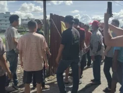 Warga Jalan Siaga Kubu Raya Bongkar Paksa Penutup Jalan yang Dipasang OTK, Warga Sampaikan Hal Penting Ini