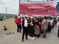 Anggota DPRD Provinsi Jabar Komisi 1, Fraksi PDIP Tuti Turimayanti dan LPKSM Saluyu Menggelar Gerak Jalan Kebangsaan Peringati HPN-2025