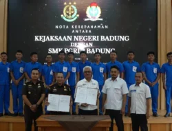 Inovasi KEJARI BADUNG Kerjasama dengan SMK PGRI 2 Badung Terkait Pemeliharaan Barang Bukti dan Barang Rampasan Kendaraan Bermotor  agar Tetap Terjaga Kualitasnya