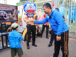 Polres Metro Bekasi Kota Gelar Pelayanan Publik Dalam Rangka HUT Bhayangkara ke-79  Saat Car Free Day disambut Antusias Warga.