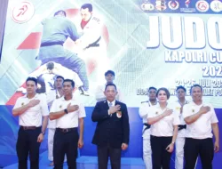 Kapolri Jadi Wasit di Kejuaraan Judo Kapolri Cup 2025