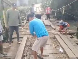 Camat Rongga bersama Warga : “Terimakasih Bupati Bandung Barat atas Partisipasi guna Perbaikan Jembatan antar Dua Kecamatan Rongga- Gunung Halu”.