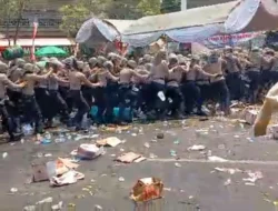Aksi Demonstrasi Warga Pati Memanas dan Berujung Ricuh, Tuntut Bupati Sudewo Lengser