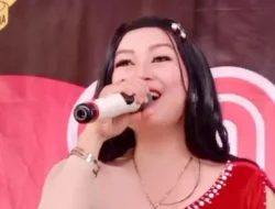 Puteri Gotik Goyangkan Panggung Hiburan Pokja Wartawan KBB